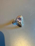 Modernistische zilveren lila steen (amethist/zirconia) 7,01g, Sieraden, Tassen en Uiterlijk, Verzenden, Zo goed als nieuw, 17 tot 18