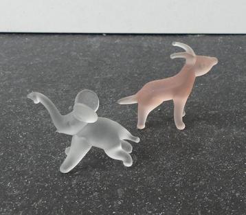 Glazen beeldjes olifant steenbok mat glas beschikbaar voor biedingen