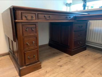 Te koop: Klassiek massief houten hoekbureau – verlengbaar beschikbaar voor biedingen