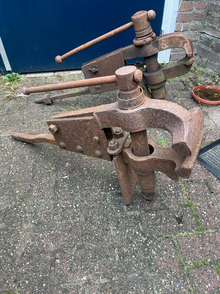 2 Ouderwetse Staartbankschroeven - Werkend!, Antiek en Kunst, Antiek | Gereedschap en Instrumenten, Ophalen