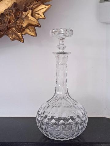 Fraaie kristallen karaf , beschikbaar voor biedingen