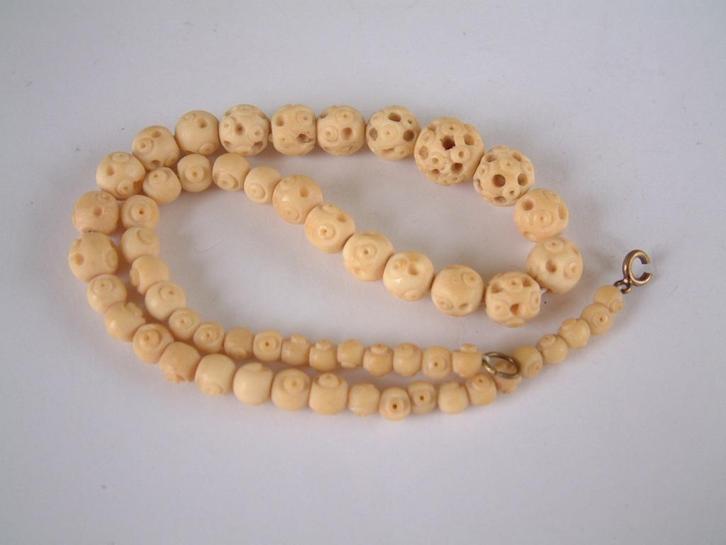 antieke ketting creme kleurige handwerk kralen snoer, Sieraden, Tassen en Uiterlijk, Antieke sieraden, Ketting, Ophalen of Verzenden