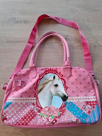 Leuke paarden tas beschikbaar voor biedingen