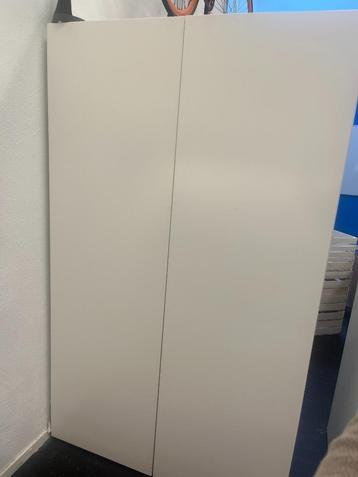 Gratis: 2 IKEA METOD hoge kast met planken – 6060200 cm beschikbaar voor biedingen