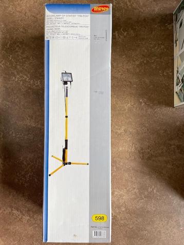 Bouwlamp werklamp op statief “tripod” beschikbaar voor biedingen
