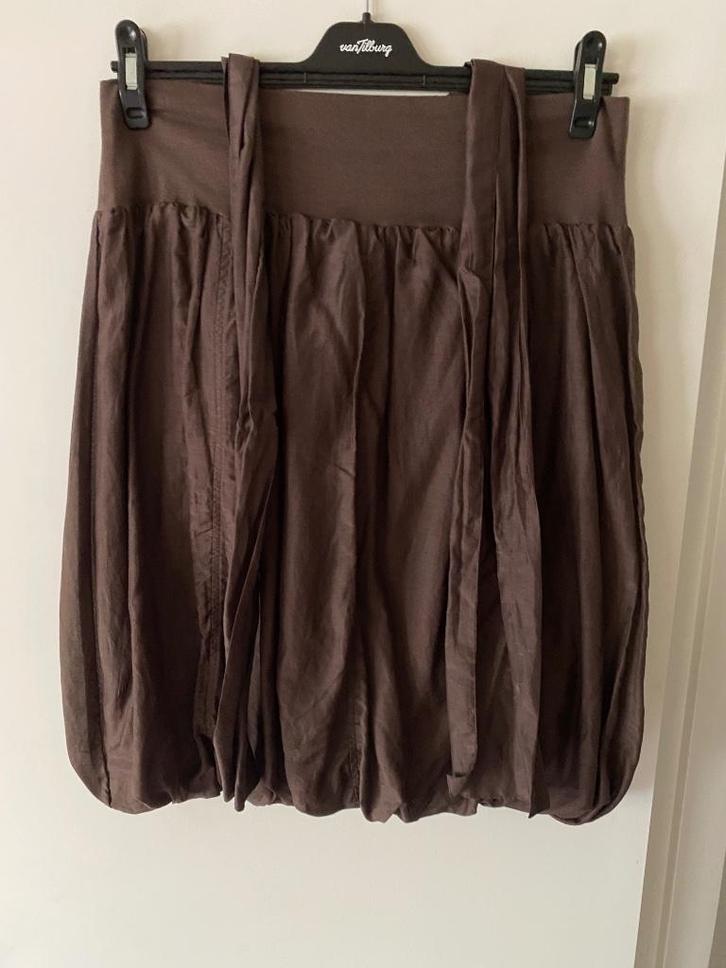 ballon rok Principles L bruin zijde apart, Kleding | Dames, Rokken, Zo goed als nieuw, Maat 42/44 (L), Bruin, Onder de knie, Ophalen of Verzenden