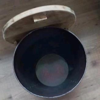2 salontafel tonnen.  beschikbaar voor biedingen