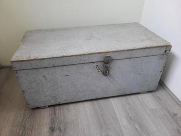 Lichtgrijze (vintage) gereedschapskist beschikbaar voor biedingen