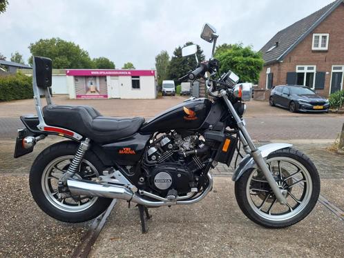 VF 500 C , Magna  V30, zeer nette!, Motoren, Motoren | Honda, Particulier, Chopper, meer dan 35 kW, 4 cilinders, Motorrijbewijs A