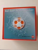 Voetbal door ruit sticker, nieuw in doos van C1000,, Verzamelen, Supermarktacties, C1000, Ophalen of Verzenden