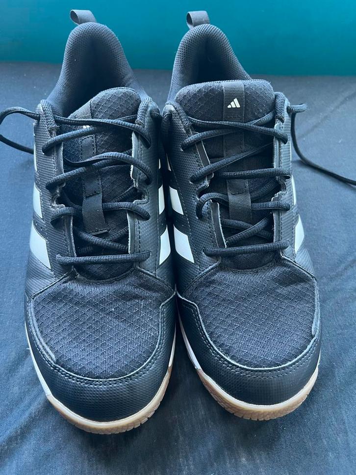 Adidas Binnen Sportschoenen, Kleding | Heren, Schoenen, Zo goed als nieuw, Sportschoenen, Zwart, Ophalen of Verzenden