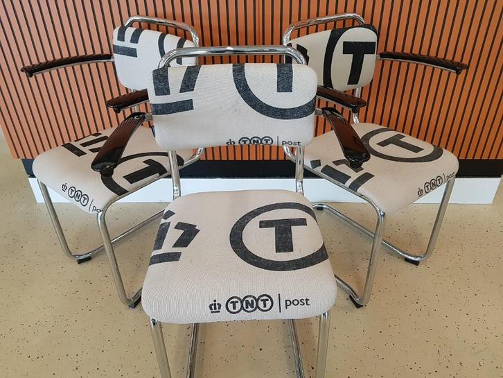 Gispen 201 Hoog  Stapelbaar, Huis en Inrichting, Stoelen, Gebruikt, Vijf, Zes of meer stoelen, Kunststof, Metaal, Stof, Overige kleuren