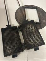 Oude gietijzeren wafelijzer met kachelplaat, Antiek en Kunst, Ophalen