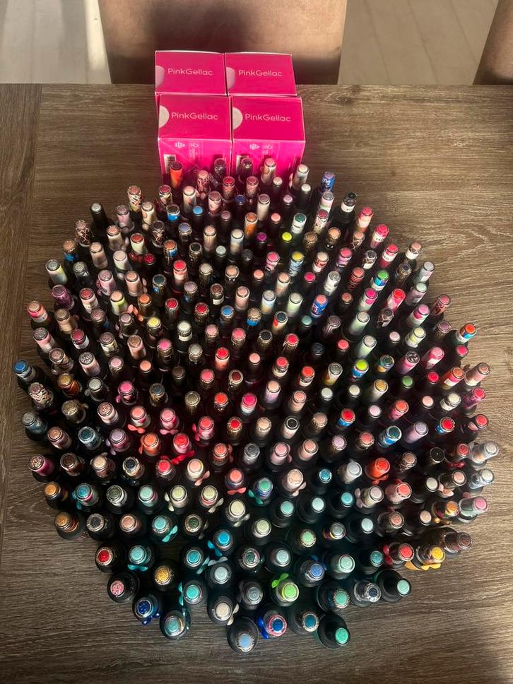 Pink gellac 250 potjes, Sieraden, Tassen en Uiterlijk, Uiterlijk | Cosmetica en Make-up, Zo goed als nieuw, Handen en Nagels, Overige kleuren
