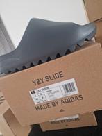 yeezy slide maat 42, Kleding | Heren, Schoenen, Ophalen of Verzenden, Nieuw, Zwart