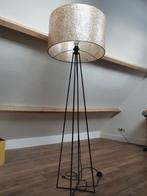 Vloerlamp / Staande lamp, Huis en Inrichting, Lampen | Vloerlampen, Modern, 150 tot 200 cm, Metaal, Zo goed als nieuw
