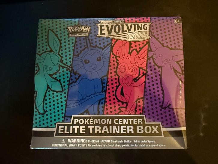 Evolving Skies Pokémon Center Elite Trainer Box [GVSE], Hobby en Vrije tijd, Verzamelkaartspellen | Pokémon, Nieuw, Overige typen