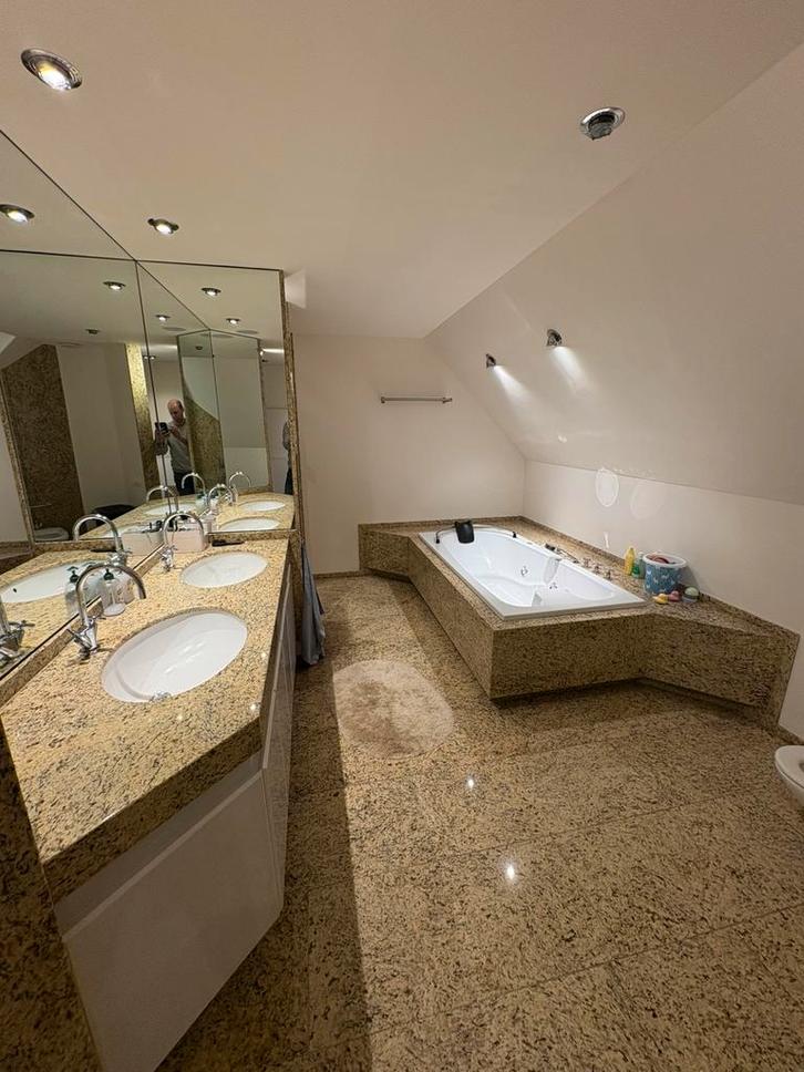 Complete luxe Badkamer in nette staat, Huizen en Kamers, Kamers te huur