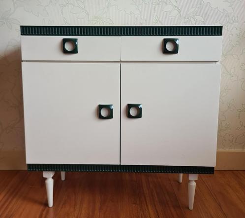 te koop: witte houten kast of klein dressoir, retro vintage, Huis en Inrichting, Kasten | Dressoirs, Gebruikt, 50 tot 100 cm, Met lade(s)