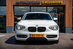 BMW 1-serie 118i Business+ Keyless Cruise Xenon Automaat! Sp, Auto's, Gebruikt, 4 cilinders, 1290 kg, Wit
