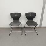 2x Verner Panton schoolstoel - grijze kunststof zitting, Ophalen of Verzenden, Wit, Kunststof, Twee