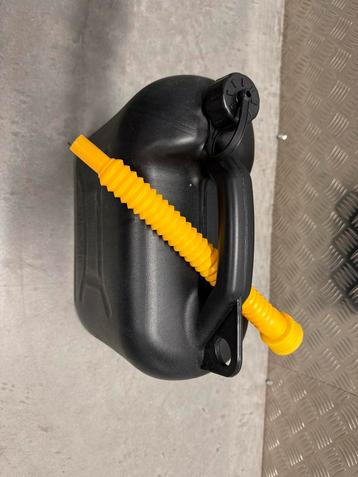 Jerrycan - Zo goed als nieuw! beschikbaar voor biedingen