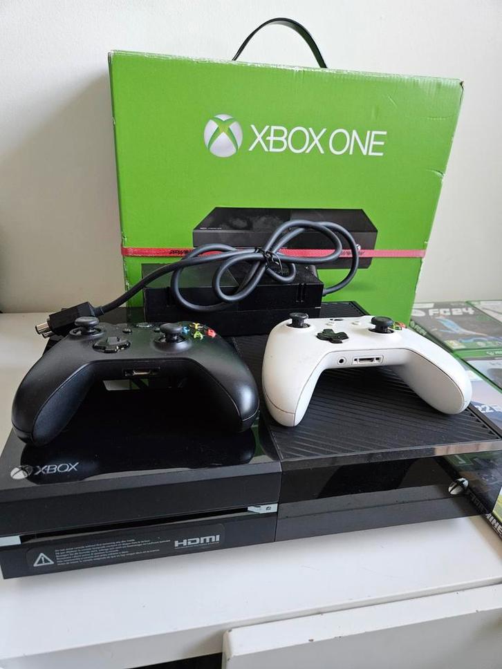 Xbox One 500GB Incl 2 Controllers & Diverse Games, Spelcomputers en Games, Spelcomputers | Xbox One, Zo goed als nieuw, Xbox One