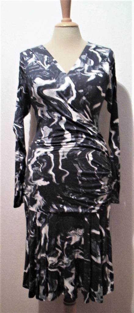 Mooie grijs/witte print jurk van Tramontana! M, Kleding | Dames, Jurken, Zo goed als nieuw, Maat 38/40 (M), Grijs, Onder de knie