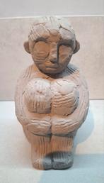 Grijs betonnen zittend beeld van J line, Ophalen of Verzenden, Zo goed als nieuw