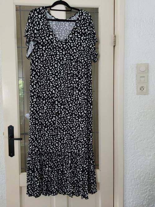 Zgan lange zwart/witte zomerjurk, Sara Lindholm, Kleding | Dames, Grote Maten, Zo goed als nieuw, Jurk, Zwart, Ophalen of Verzenden