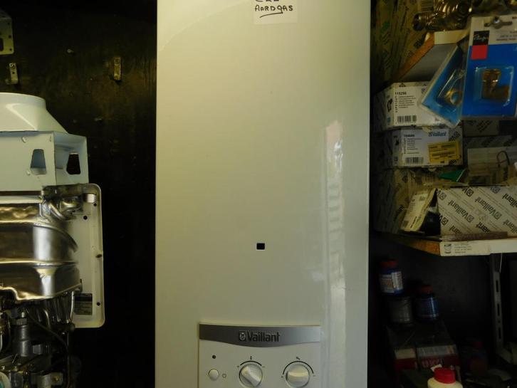 hele mooie goede gereviseerde bad geisers van VAILLANT, Doe-het-zelf en Verbouw, Geisers en Boilers, Zo goed als nieuw, Geiser