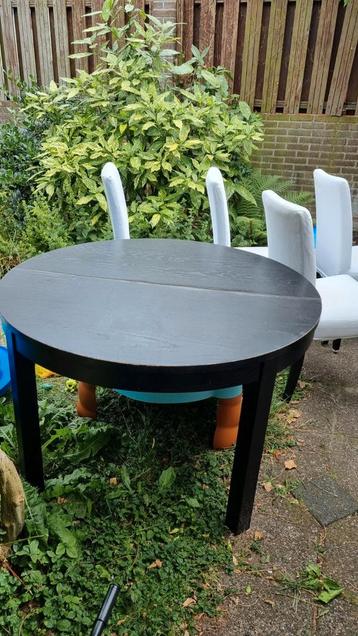 Gratis ophalen; Ronde eettafel 4-8p. IKEA beschikbaar voor biedingen
