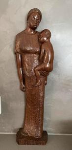 Vintage 1969 houten beeld - moeder met kind, Ophalen of Verzenden