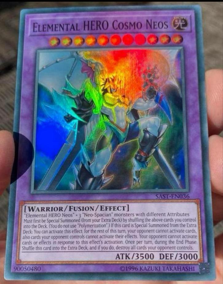 Yu-Gi-Oh! Elemental HERO Cosmo Neos SAST Print !, Hobby en Vrije tijd, Verzamelkaartspellen | Yu-gi-Oh!, Zo goed als nieuw, Losse kaart