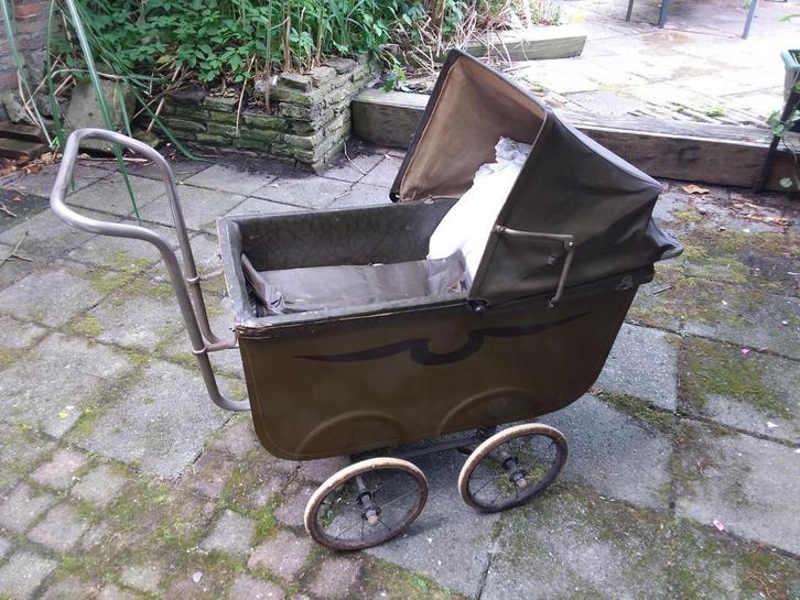 Oude poppenwagen, Antiek en Kunst, Antiek | Speelgoed, Ophalen