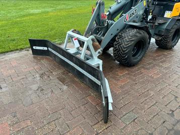 Sneeuwschuif 2.60mtr Giant/lepels beschikbaar voor biedingen