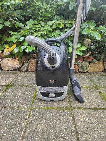 Miele Complete C2 Black Pearl Power Line Stofzuiger  beschikbaar voor biedingen