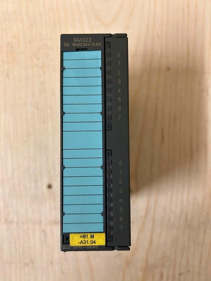 Siemens SIMATIC S7 6ES7322-1BH01-0AA0 Uitgangsmodule, Hobby en Vrije tijd, Elektronica-componenten, Gebruikt, Ophalen