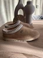 UGGS, Ophalen of Verzenden, Zo goed als nieuw, Bruin, Pantoffels of Sloffen