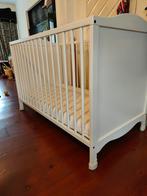 Ikea baby ledikant met matras, Kinderen en Baby's, Babywiegjes en Ledikanten, Ophalen, Zo goed als nieuw, Ledikant