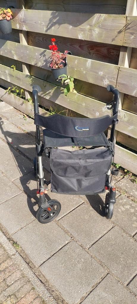 2x Zwarte rollator  multimotion keep moving inklapbaar, Ophalen