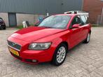 Volvo V50 2.4 170PK Geartronic 2004 Rood Dealer onderhouden, Auto's, 1378 kg, 74 €/maand, 700 kg, 2435 cc