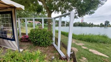 Windscherm tuinscherm hout met glas hoek 6 ramen  beschikbaar voor biedingen