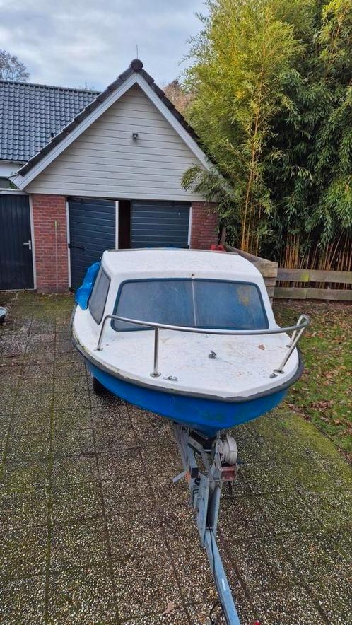 Leuk motor/visbootje, Watersport en Boten, Vis- en Consoleboten, Gebruikt, 10 tot 30 pk, 3 tot 6 meter, Benzine, Buitenboordmotor