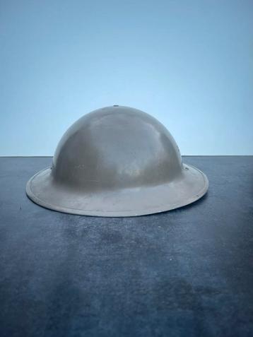 Nederlandse BB helm met lederen nekflap voor de Brandweer beschikbaar voor biedingen