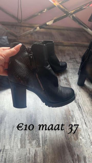 Laarsjes en Sandaaltjes met Hak beschikbaar voor biedingen