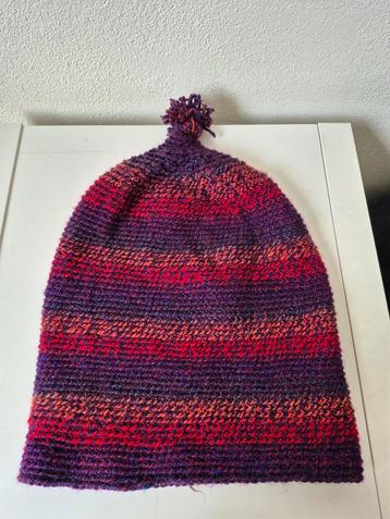 Zelfgehaakte Lange Beanie Muts beschikbaar voor biedingen