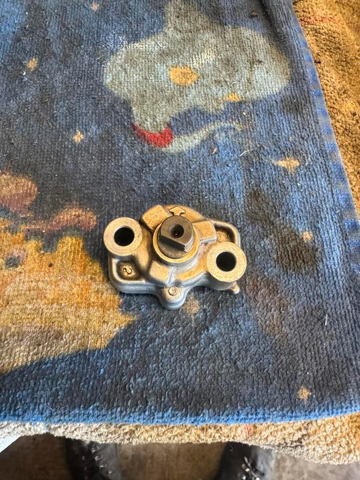 Honda Oliepomp 15100-HM8-000, Motoren, Onderdelen | Honda, Gebruikt, Ophalen of Verzenden