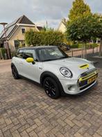 Zeer mooie Mini 3-deurs (f56) Electric 184pk Aut 2020 Wit, Auto's, Mini, 4 stoelen, Elektrisch, Particulier, Hatchback