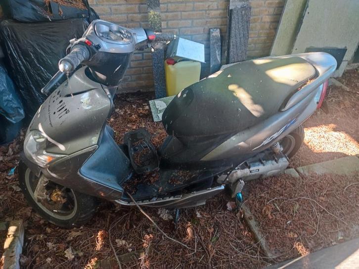 Yamaha Jog R, Fietsen en Brommers, Scooters | Peugeot, Gebruikt, Overige modellen, Tweetakt, Ophalen